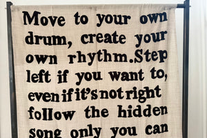 KARIEN BELLE Pashmina "POETRY" sand/black