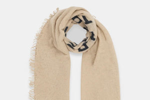 VON GOAT Cashmere Schal "Letter" sand