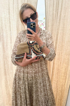 AMONG EQUALS Clutch sand/rose/white