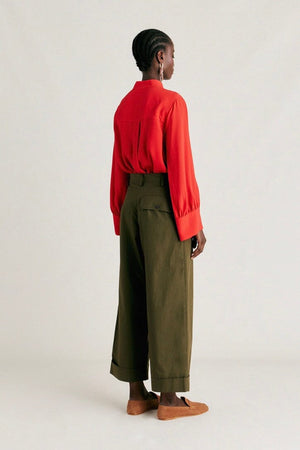 MOMONI Baumwollhose "GRECALE" army