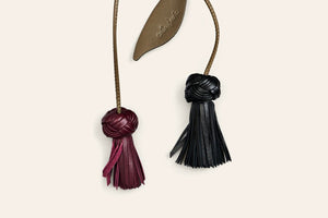 CALAJADE Ledercharm "FLOWER" kombu green/black/merlot