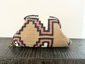 AMONG EQUALS Clutch sand/rose/white