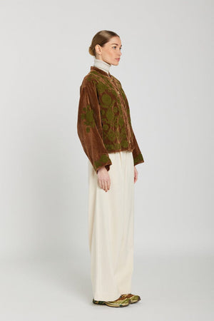 V.DE.VINSTER Velvetjacke "CORALY" olive bestickt
