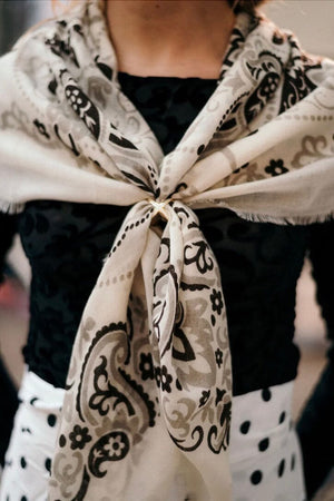 MAISON LECOMTE FLAMANT Wool/Cashmere "Scarf" ecru