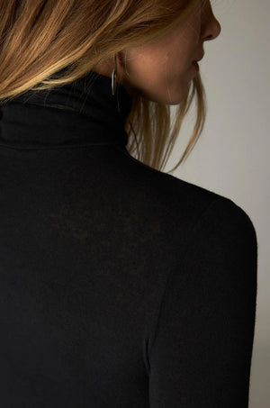 MAISON HOTEL Rollkragen T-Shirt "Amparo" schwarz