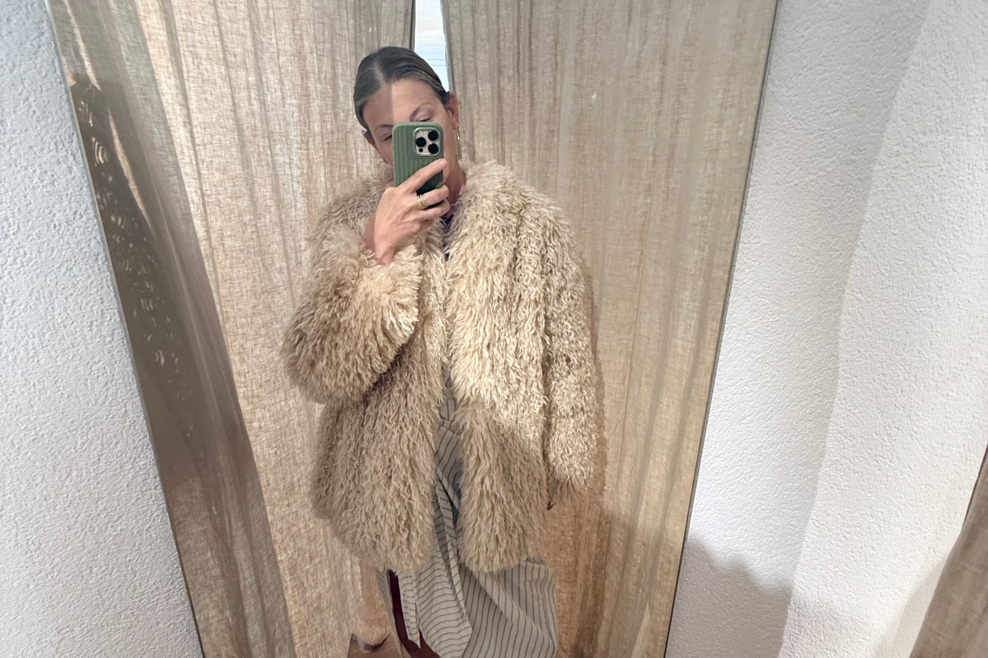 MOMONI Kuscheljacke "CHLOE" creme