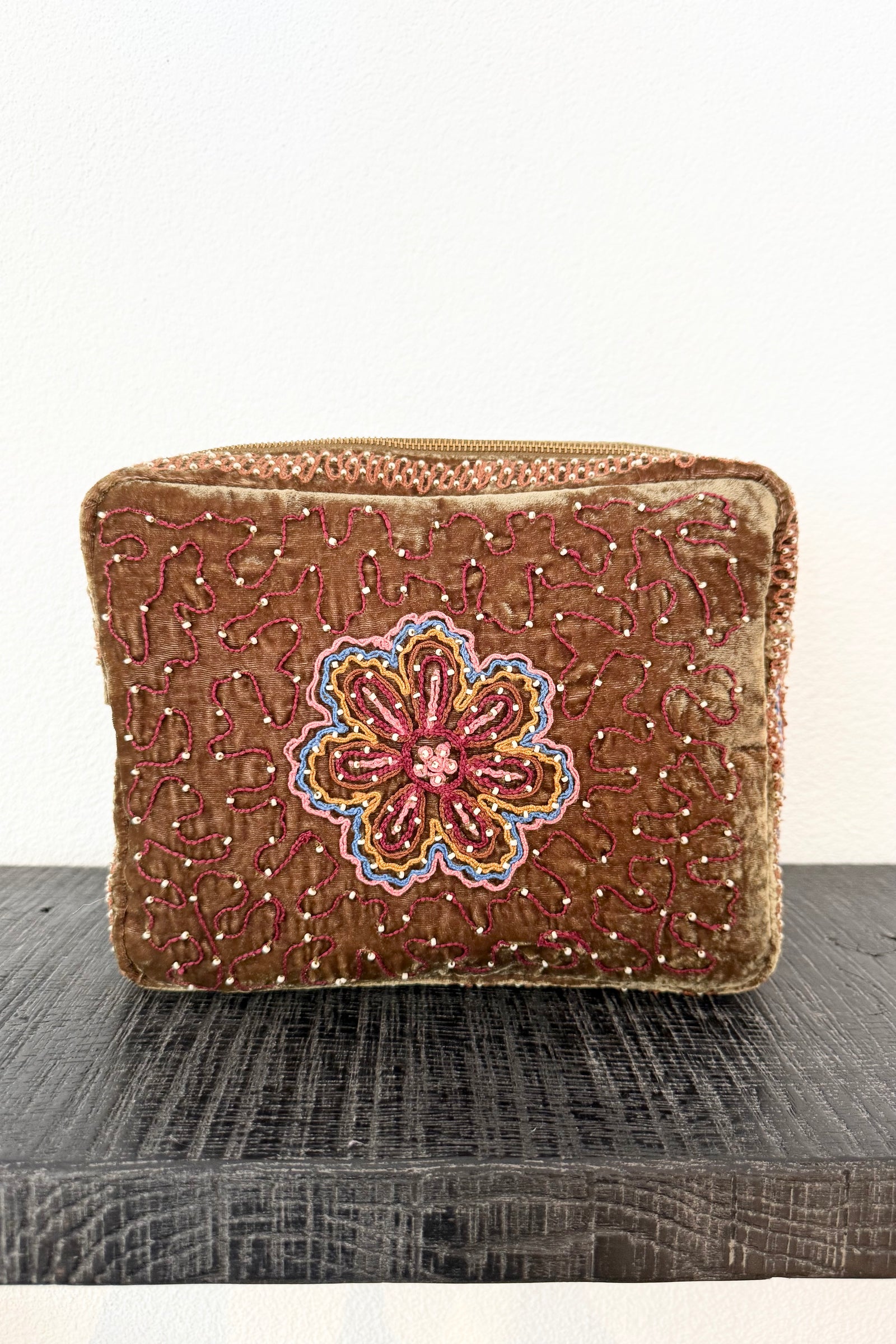 V.DE.VINSTER Velvet Necessaire oder Clutch oliv