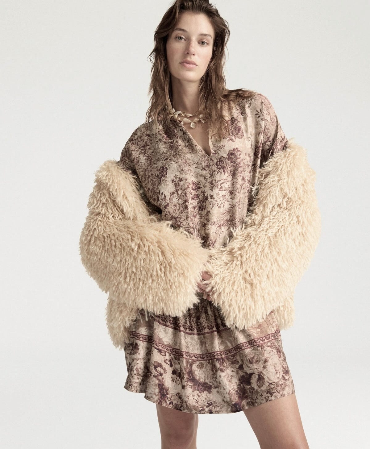 MOMONI Kuscheljacke "CHLOE" creme