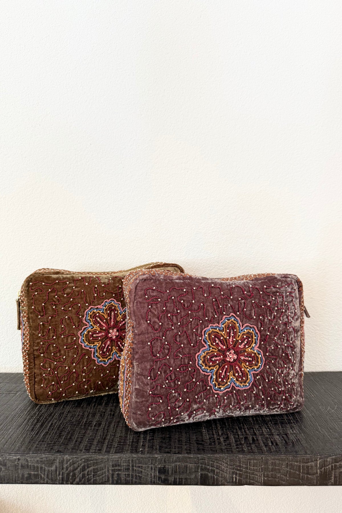 V.DE.VINSTER Velvet Necessaire oder Clutch flieder