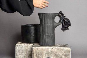 ANNA WESTERLUND Krug - Vase schwarz