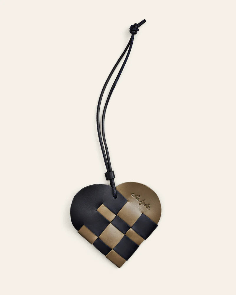 CALAJADE Ledercharm "HEART" medium oliv/schwarz