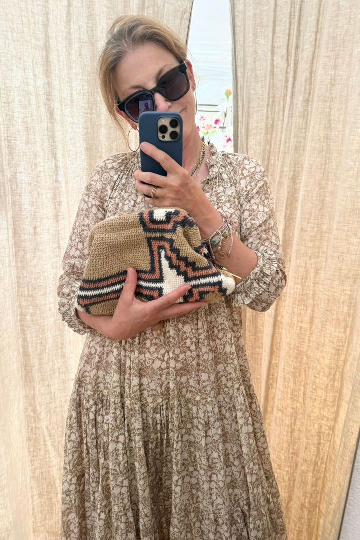 AMONG EQUALS Clutch sand/rose/white