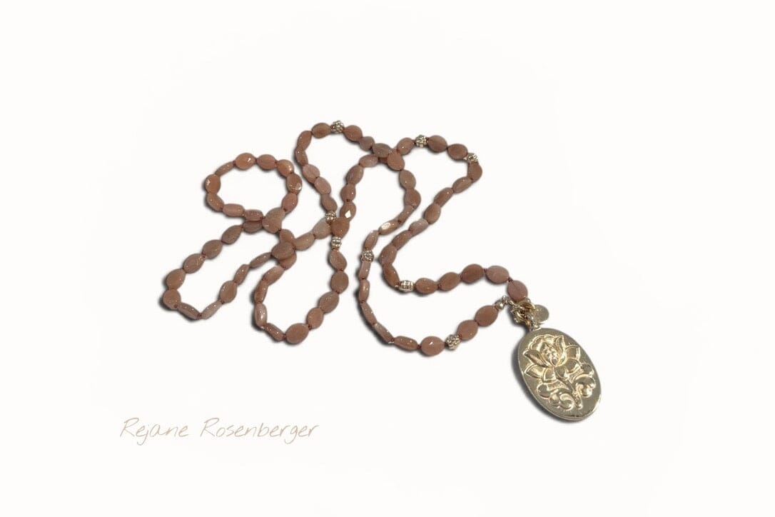 REJANE ROSENBERGER DESIGN Mondsteinkette "Lotus" oval