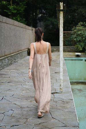 ONE SIZE Cupro Kleid "VENUS" hazelnus