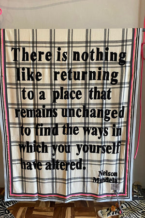 KARIEN BELLE WOOL Plaid "POETRY" off-white/black