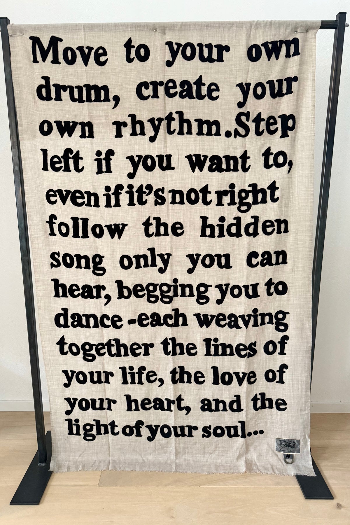 KARIEN BELLE Pashmina "POETRY" sand/black