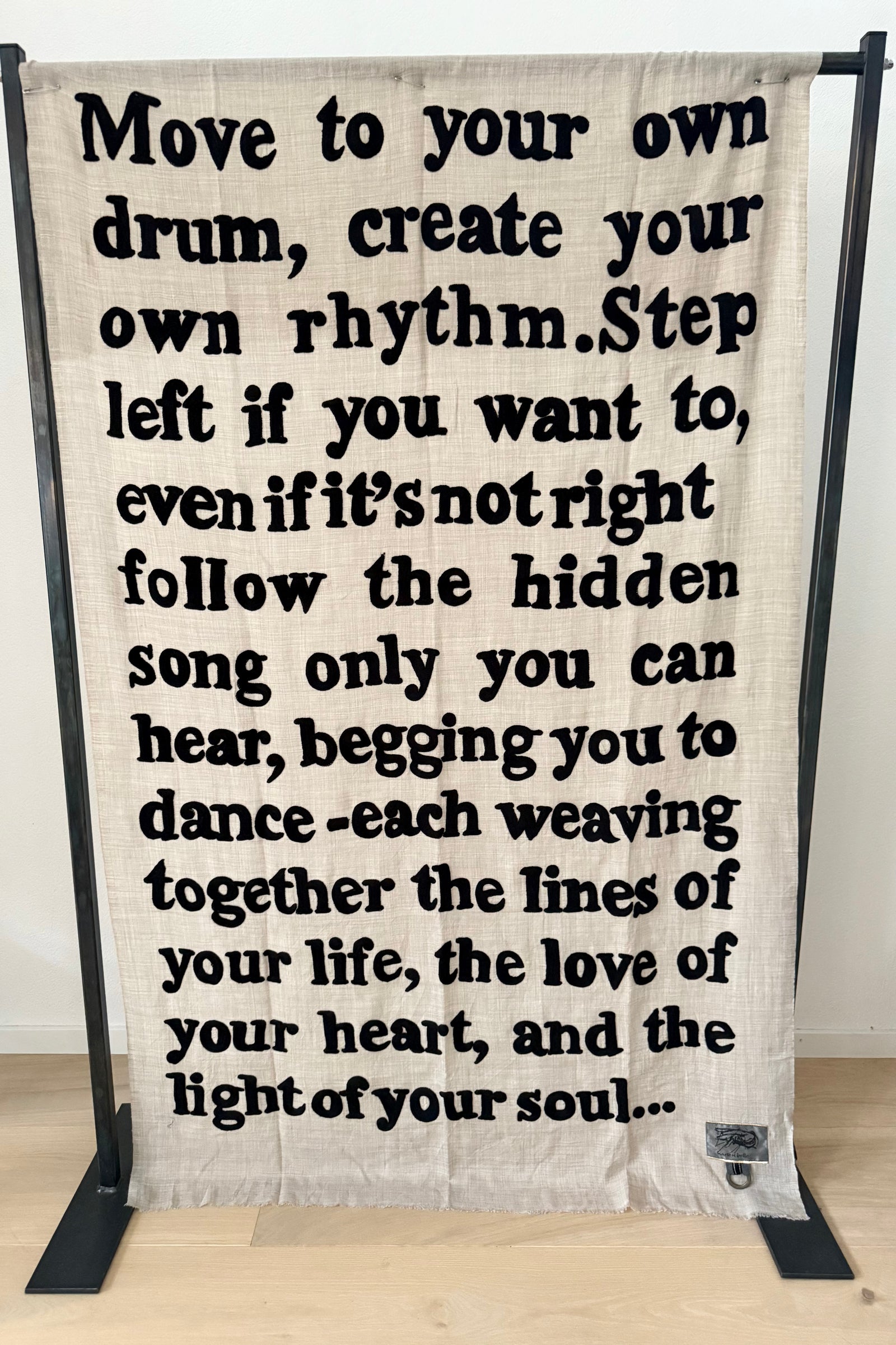 KARIEN BELLE Pashmina "POETRY" sand/black