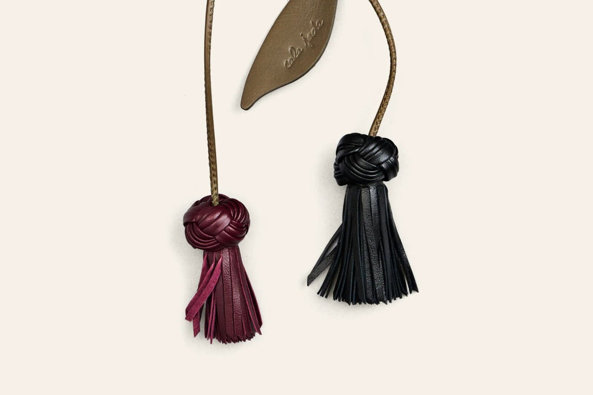 CALAJADE Ledercharm "FLOWER" kombu green/black/merlot