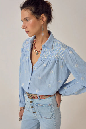 MAISON HOTEL Baumwollbluse "JAMES" sky blue