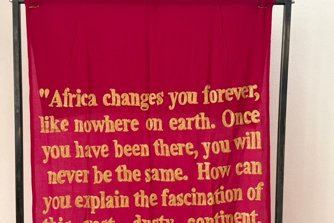 KARIEN BELLE Pashmina "POETRY" framboise