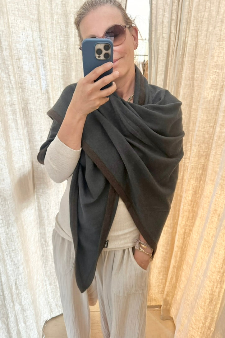 Choice by Réjane Rosenberger Cashmere Poncho grey