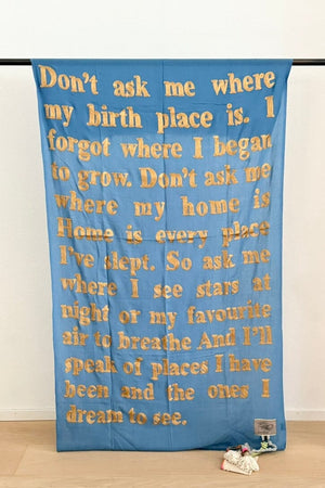 KARIEN BELLE Pashmina "POETRY" jeansblau