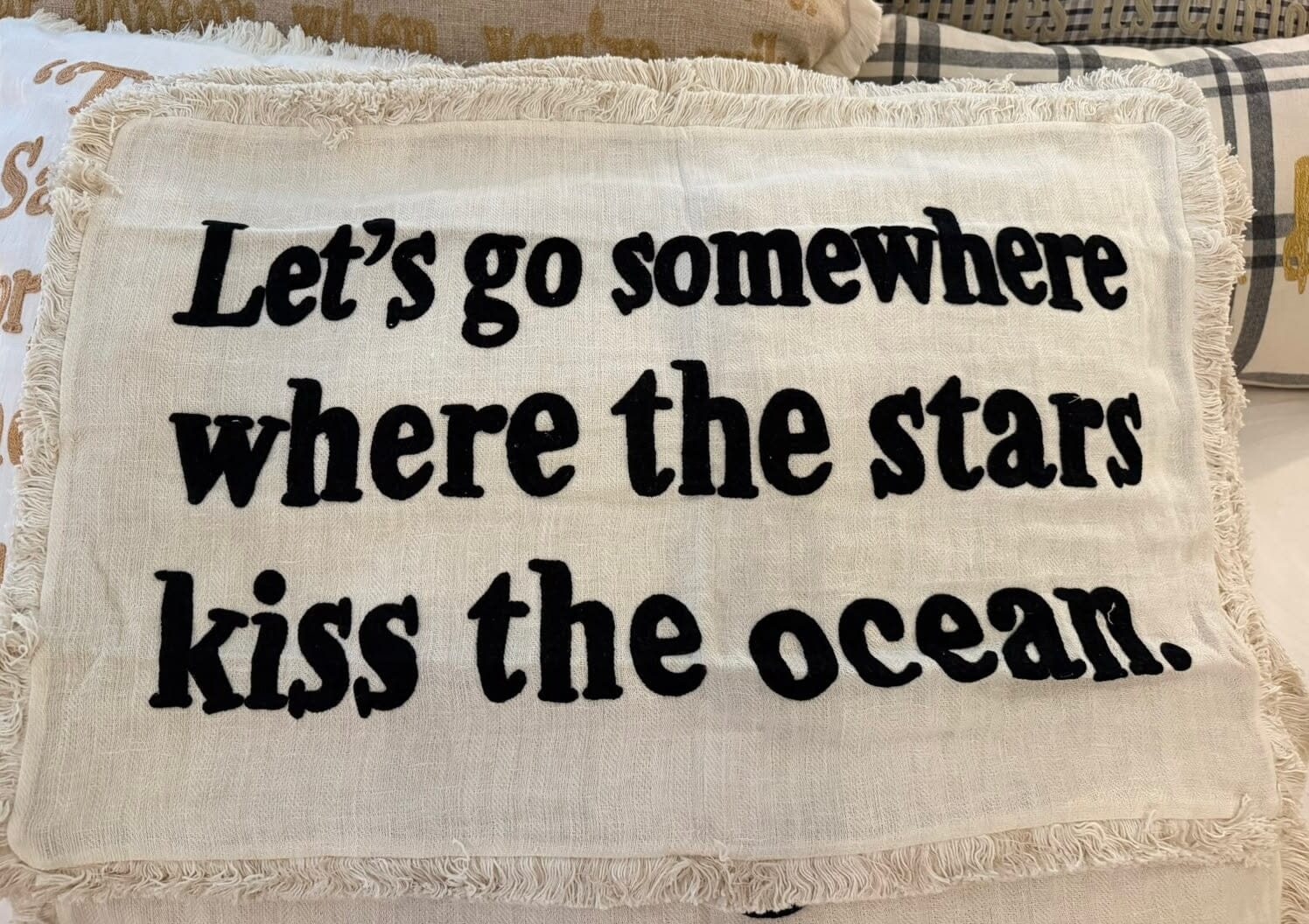 KARIEN BELLE Baumwollmix Poetry Kissen "LET'S GO ...."  schwarz