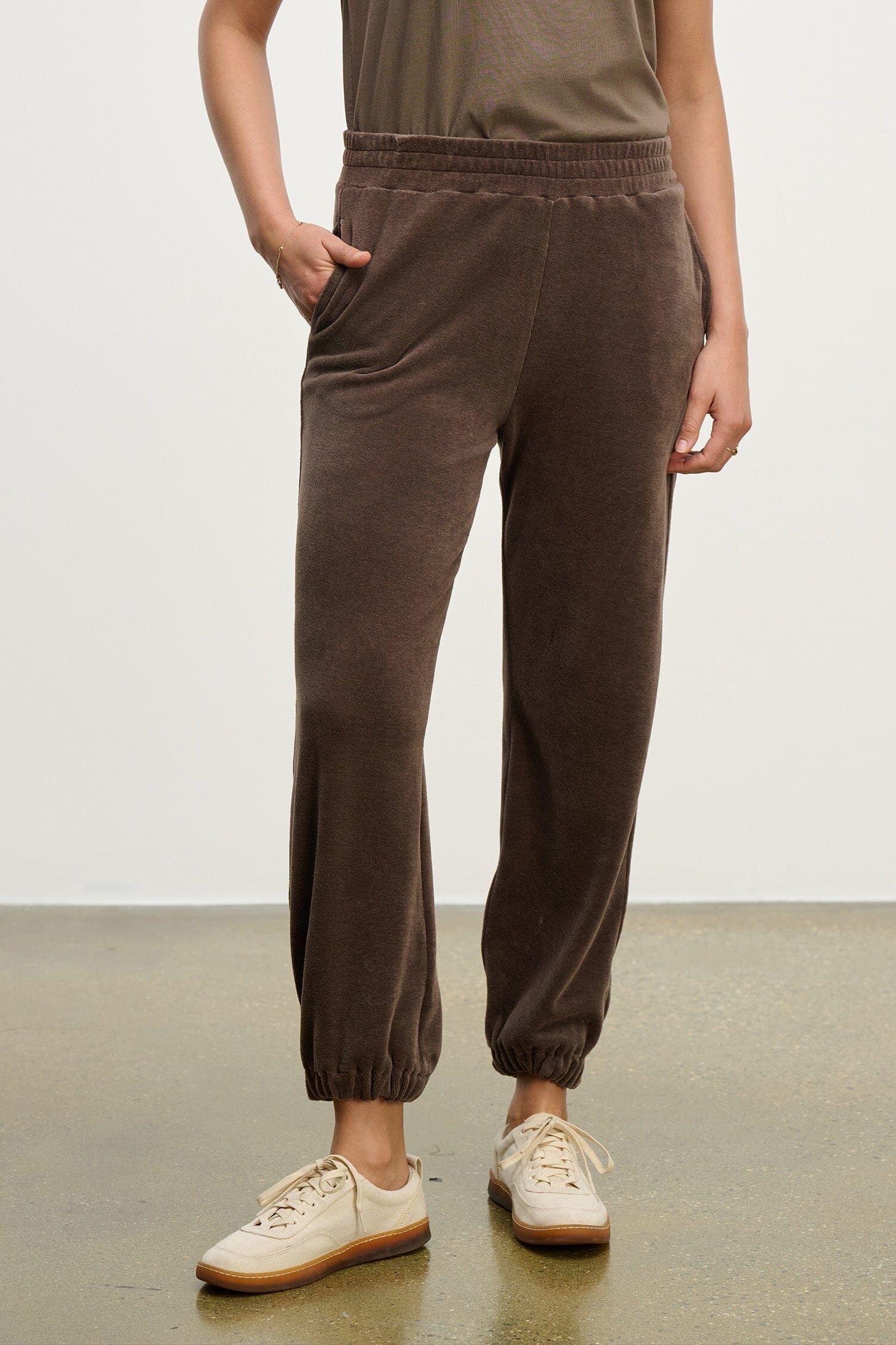 VELVET by Jenny Graham Baumwolljogger "ESSIE" chocolate