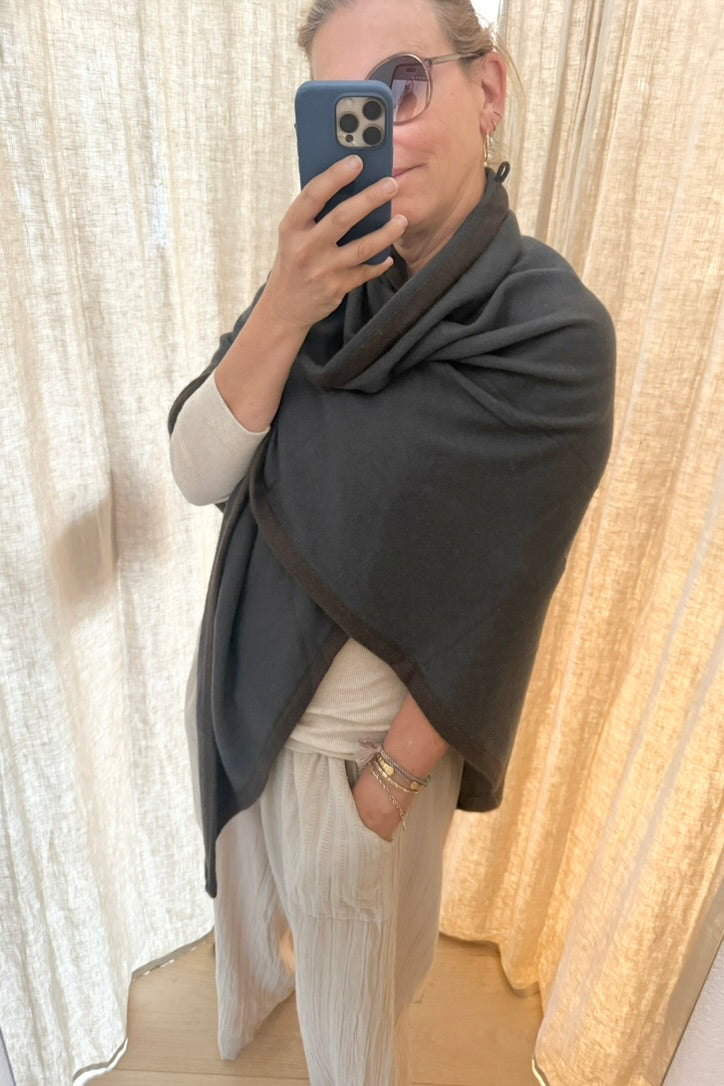 Choice by Réjane Rosenberger Cashmere Poncho grey