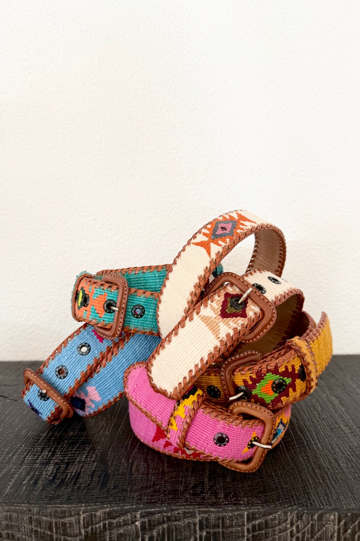 Mehrfarbiger, ethnischer Gürtel "UNYKE" pink