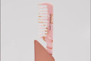 Kamm "The Deets"  von Minimalista rose petal