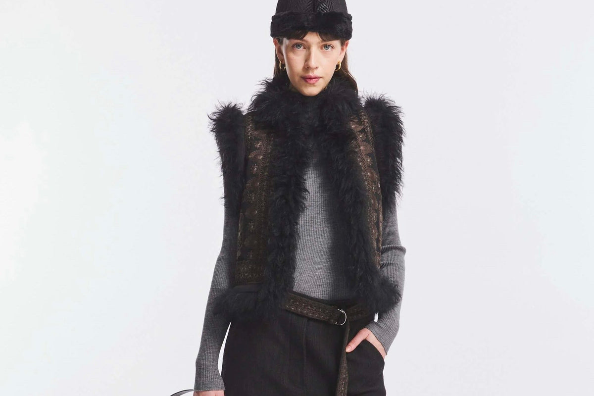 ANTIK BATIK Gilet "Sando" schwarz bestickt