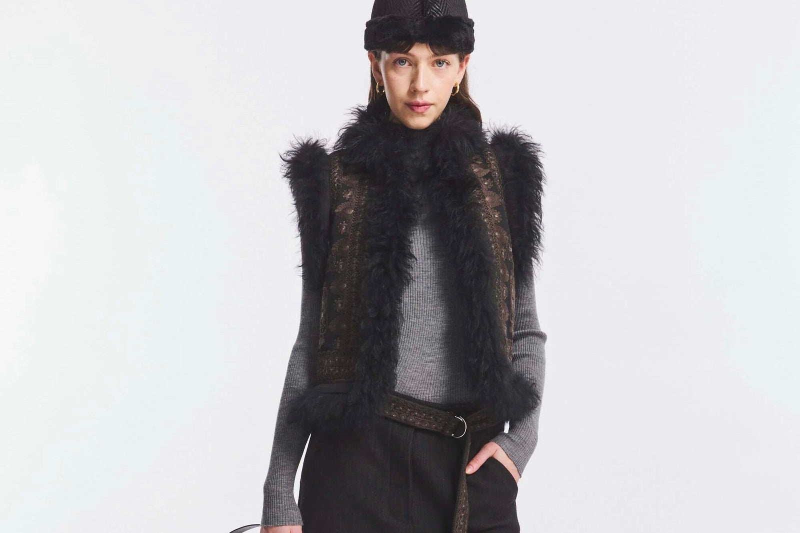 ANTIK BATIK Gilet "Sando" schwarz bestickt