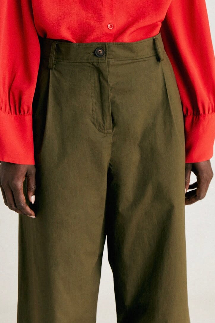 MOMONI Baumwollhose "GRECALE" army