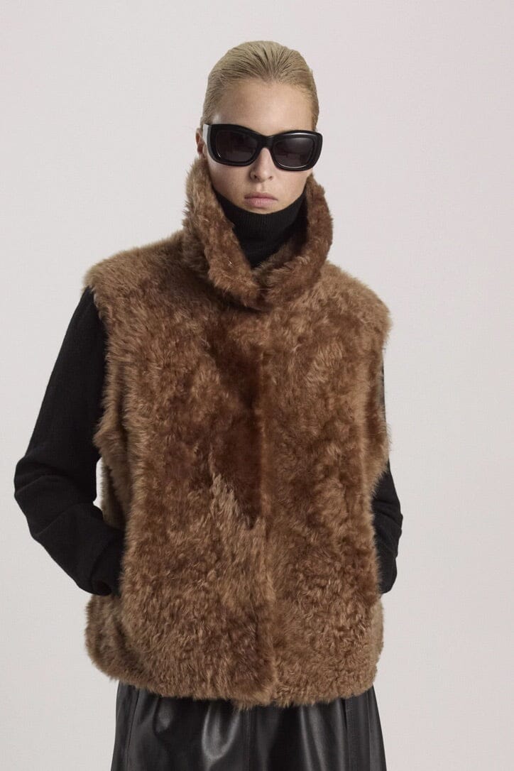 UTZON Rabbit jacket "OTZELOT" short