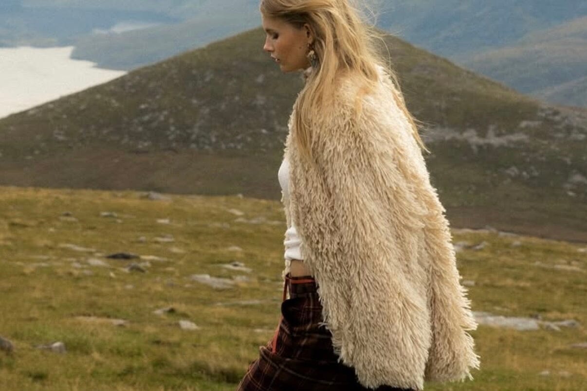 MOMONI Kuscheljacke "CHLOE" creme