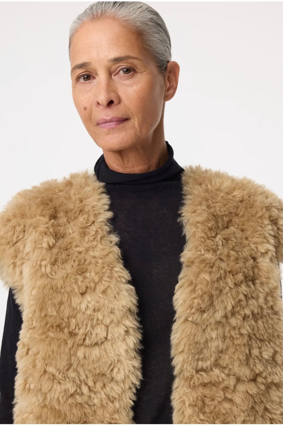 KNIT TED Fakefur Gilet "Opal" hazel