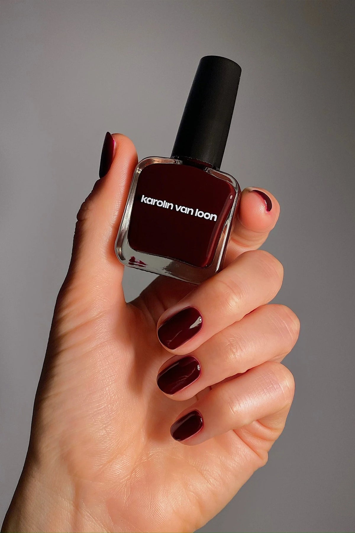 KAROLIN VAN LOON "42" Rouge Royale