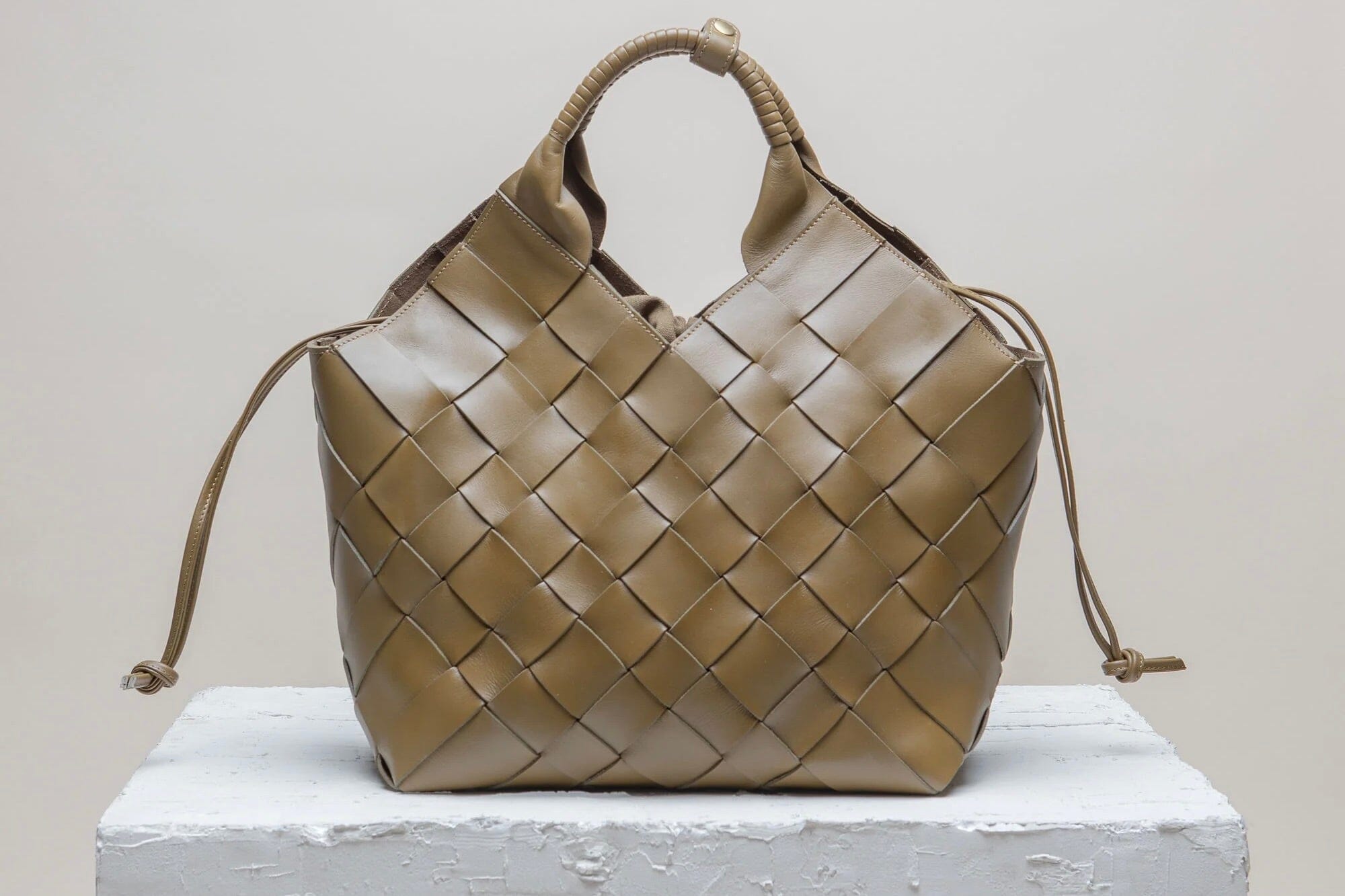 CALAJADE Ledershopper "MISU" L oliv