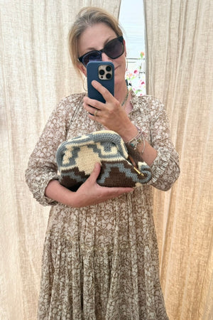 AMONG EQUALS Clutch sand/ciel/off-white