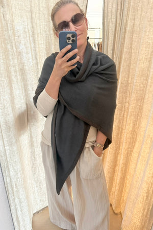 Choice by Réjane Rosenberger Cashmere Poncho grey