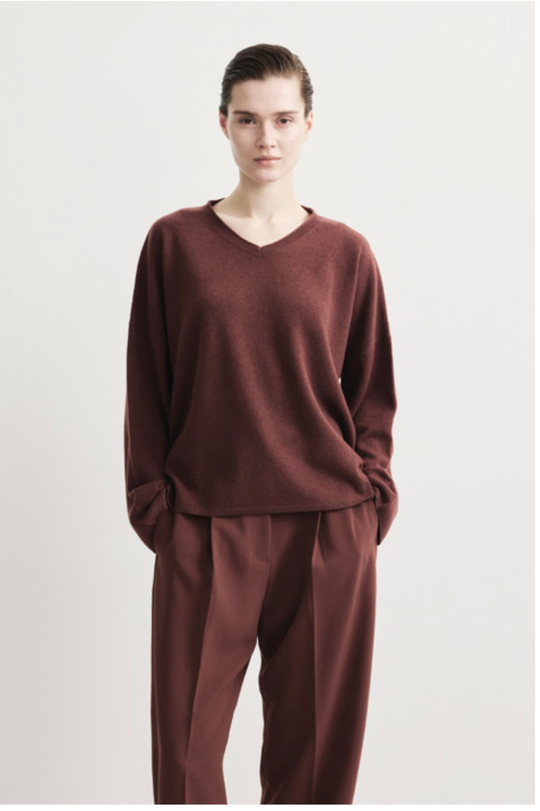 FFC Cashmere/Wool Feinstrick V-Neck Pullover "Neo" rost/braun