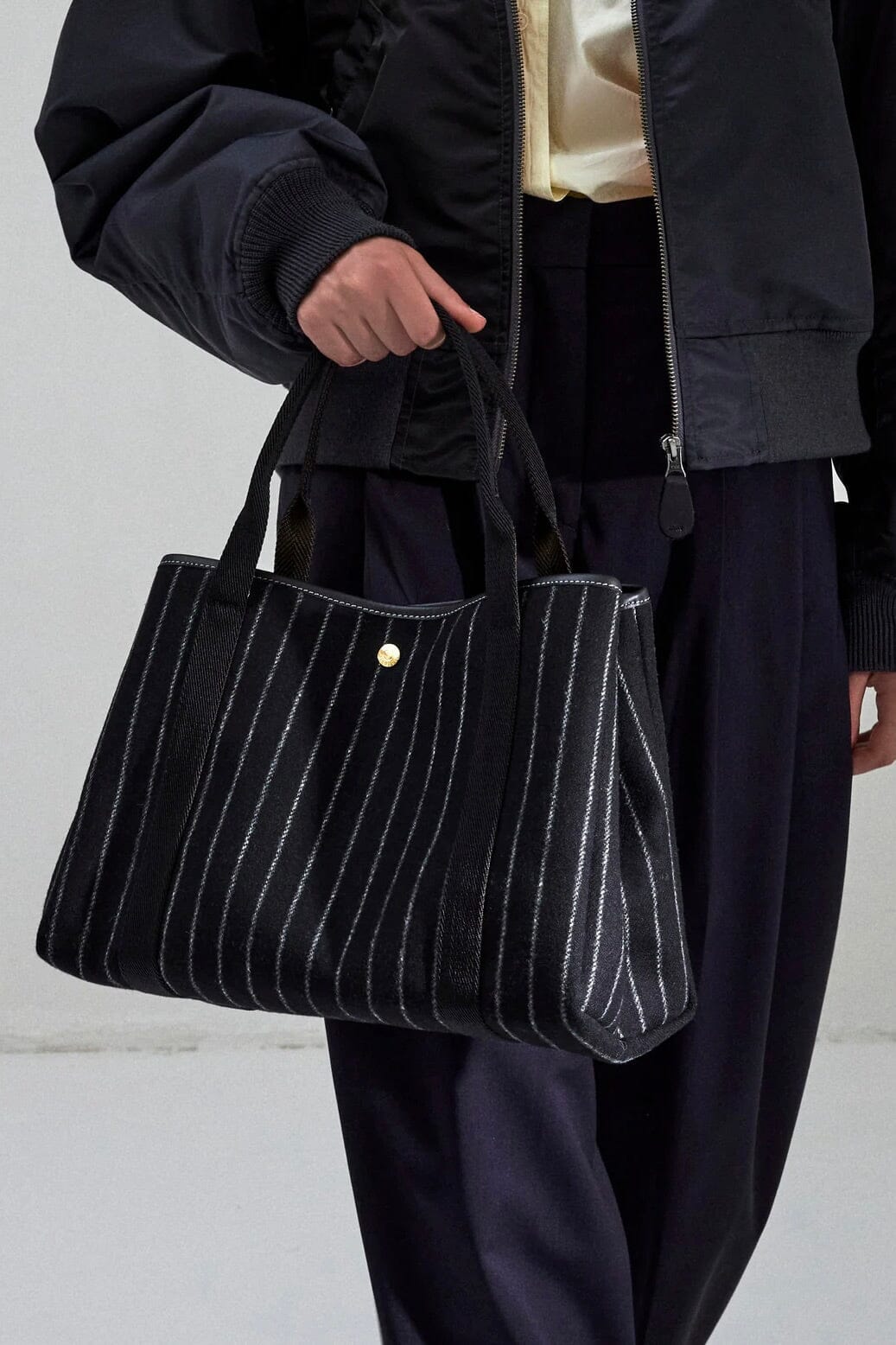 Flanneltasche "Traversée" medium pine stripe storm black