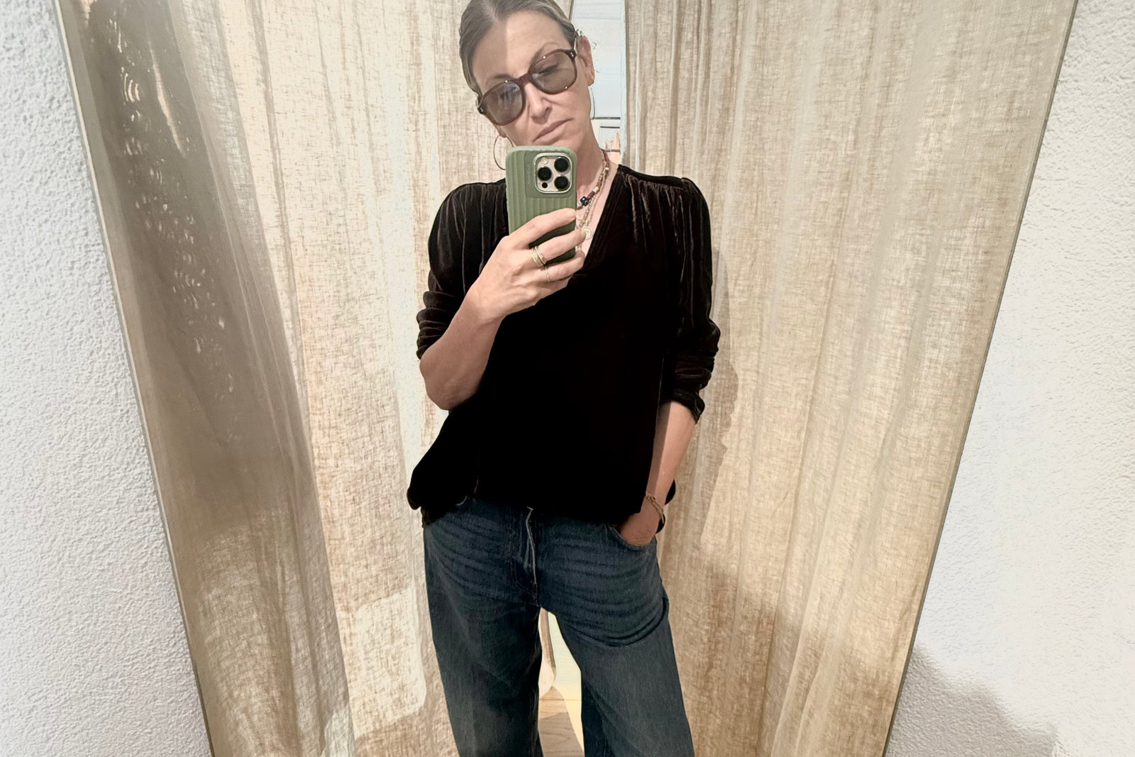 MOMONI Velvetbluse "APPLE" chocolat