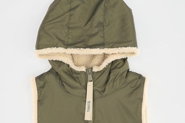 Tantä Fakefur - Kaputze "FORTUNE" olive