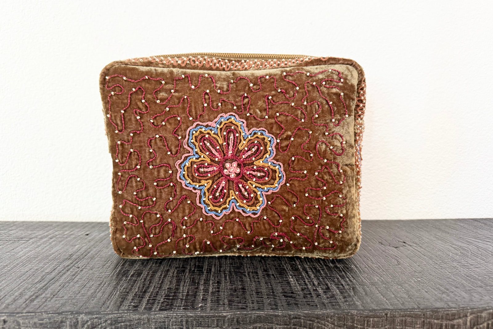 V.DE.VINSTER Velvet Necessaire oder Clutch oliv