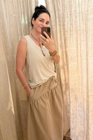 BOWERY NYC Essential Leinentanktop sand