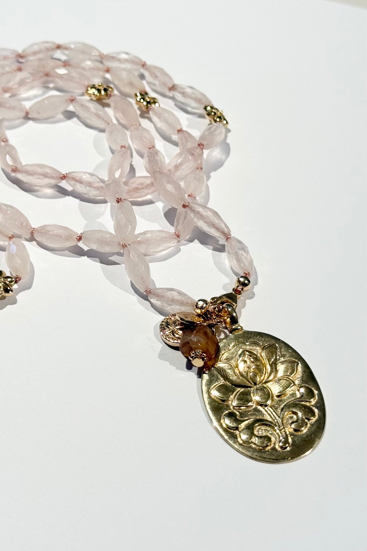 REJANE ROSENBERGER DESIGN Rosenquarzkette "Lotus" oval