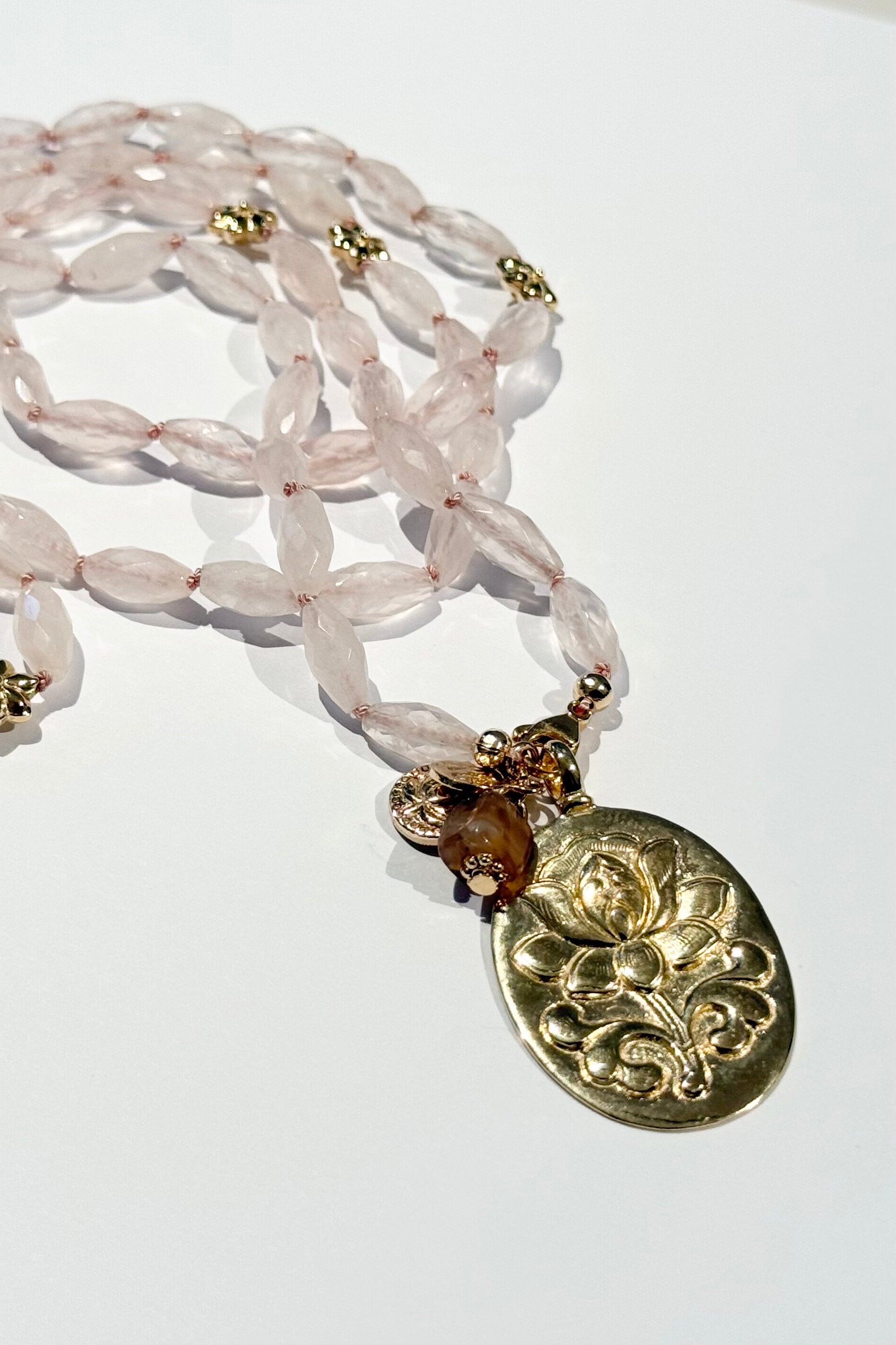 REJANE ROSENBERGER DESIGN Rosenquarzkette "Lotus" oval