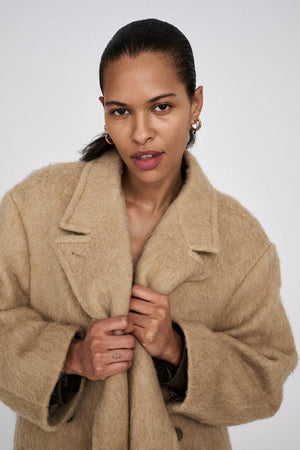 RABENS SALONER Fuzzy Oversized "LEANNA" sand
